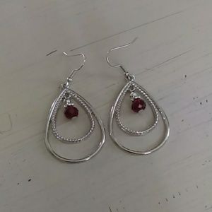 Red stone dangle earings